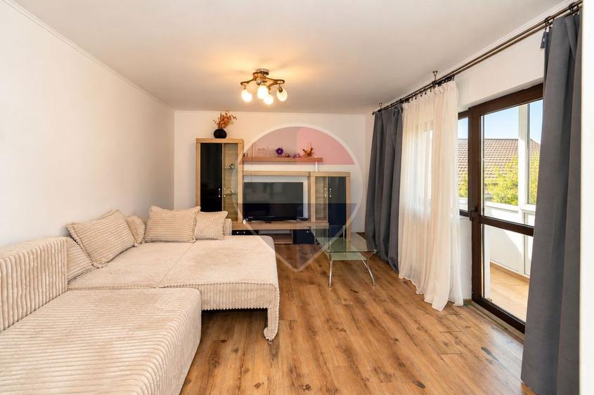 Apartament cu 2 camere decomandat, mobilat în Est