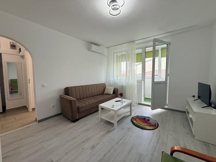 Apartament cu 2 camere semidecomandat, mobilat în Grivița
