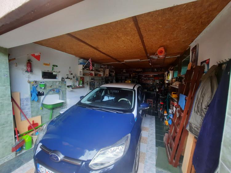 Duplex cu 5 camere cu Canalizare în Gruia