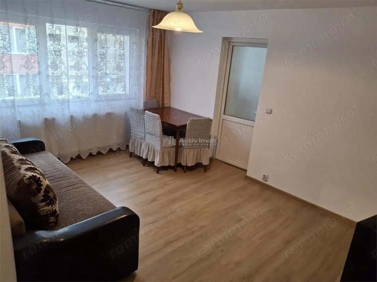 Apartament cu 3 camere semidecomandat în Micro III