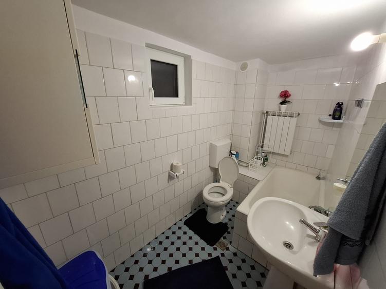 Casă cu 4 camere cu Teren 300 Mp în Dragomirești-Vale