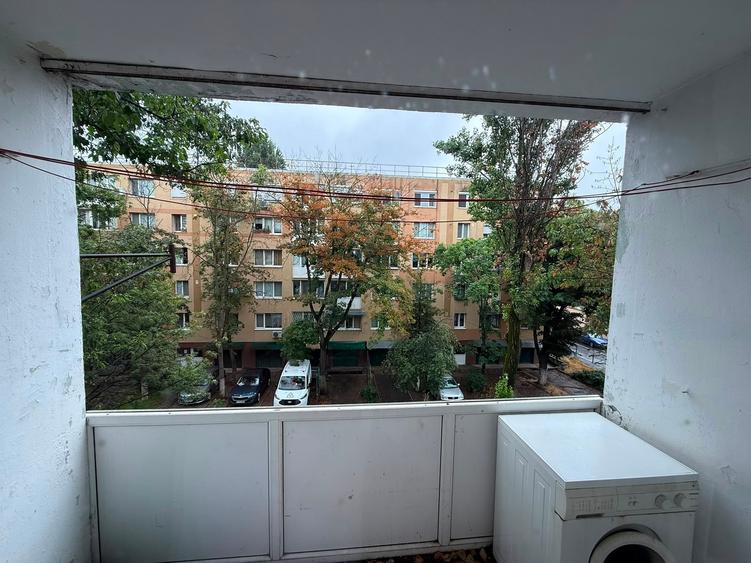 Apartament cu 3 camere în Drumul Taberei