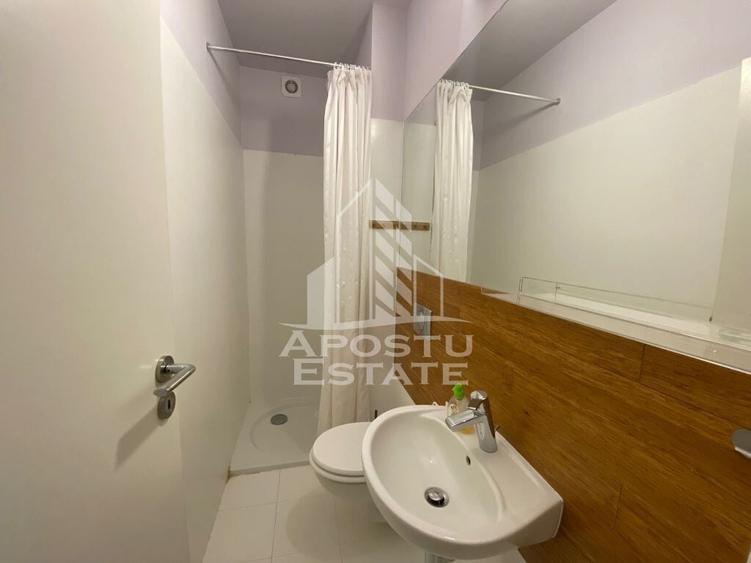 Apartament cu 4 camere decomandat, mobilat în Central
