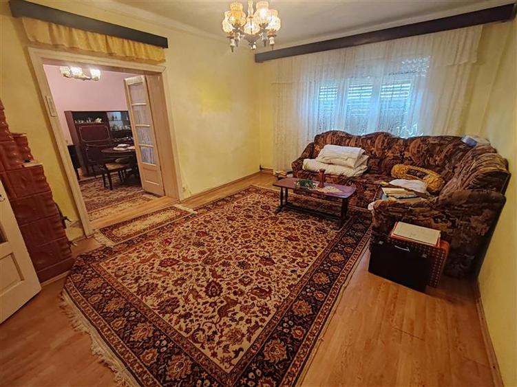 Casă individuală cu 4 camere cu Teren 622 Mp în Est