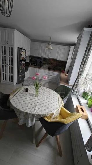 Apartament cu 3 camere semidecomandat, mobilat în Zorilor