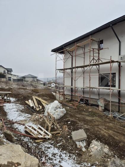 Casă individuală cu 4 camere cu Canalizare în Sâncraiu de Mureș