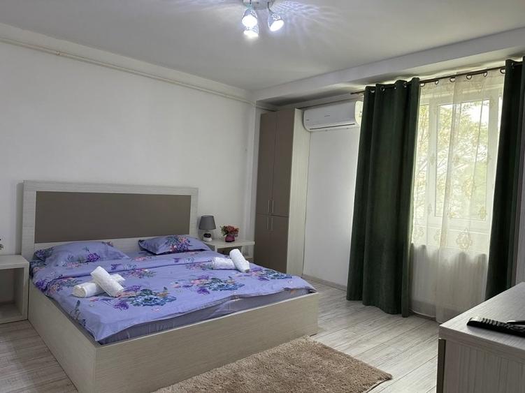 Apartament cu 2 camere decomandat, mobilat în Central