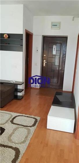 Garsonieră decomandată, mobilată în Titan