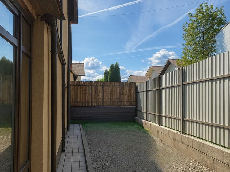 Casă cu 5 camere cu Teren 238 Mp în Cisnădie
