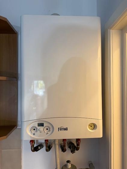 Apartament cu 2 camere semidecomandat, mobilat în Răhău