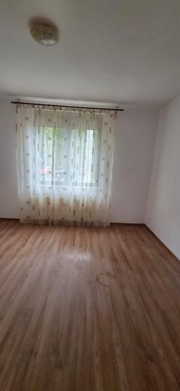 Casă cu 2 camere cu Teren 400 Mp în Pârneava