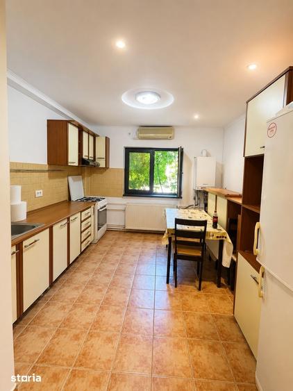 Apartament cu 3 camere decomandat în Rahova