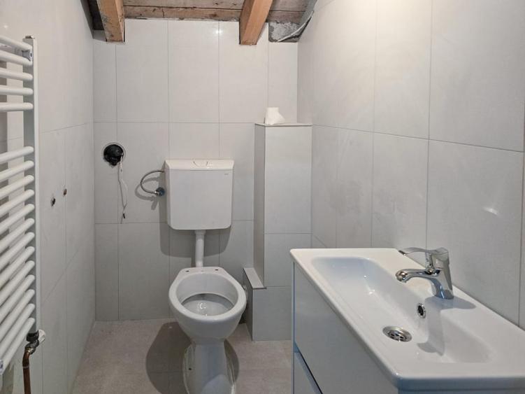 Casă cu 7 camere cu Teren 500 Mp în Unirii