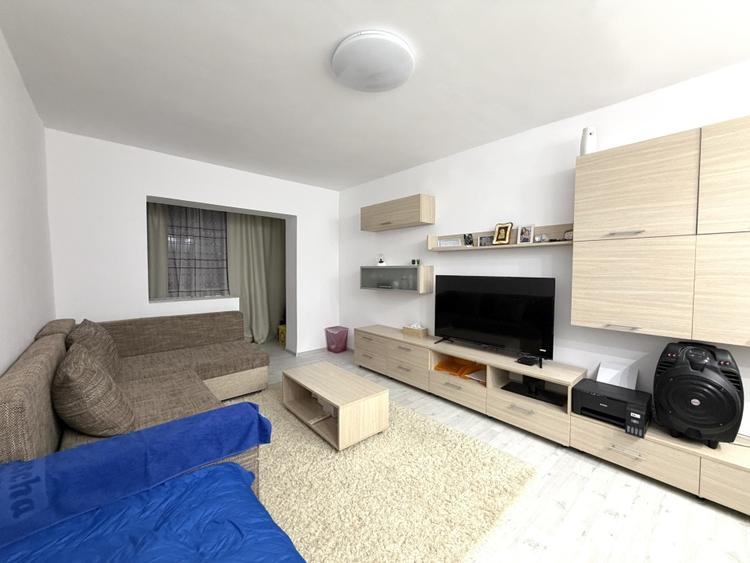 Apartament de 80 mp utili, la etajul 3, cu 4 camere si 2 balcoane- Lipovei - 2