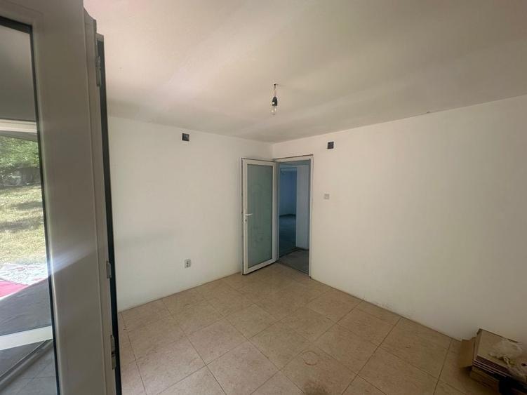 Casă cu 4 camere în Tătăruși