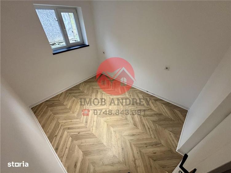 Casă cu 3 camere decomandat în Mineri