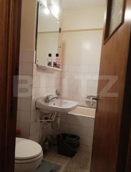 Apartament cu 3 camere semidecomandat, mobilat în Tătărași
