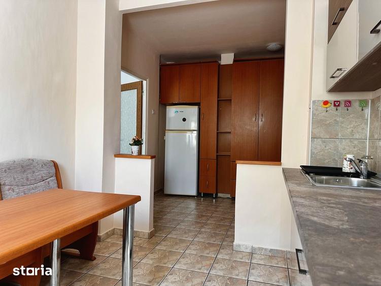 Apartament cu 2 camere semidecomandat în 1 Decembrie 1918