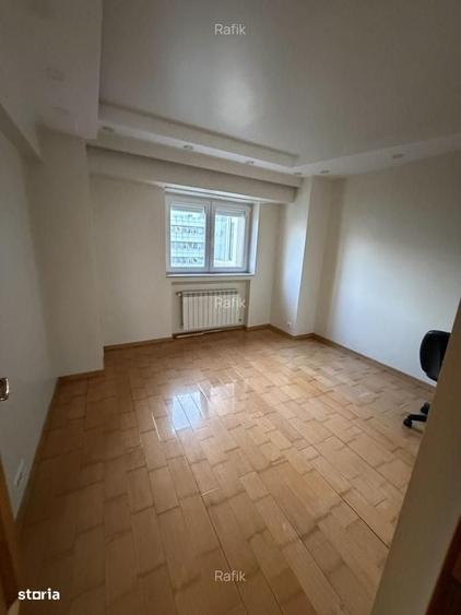 Apartament cu 3 camere decomandat în Splaiul Unirii