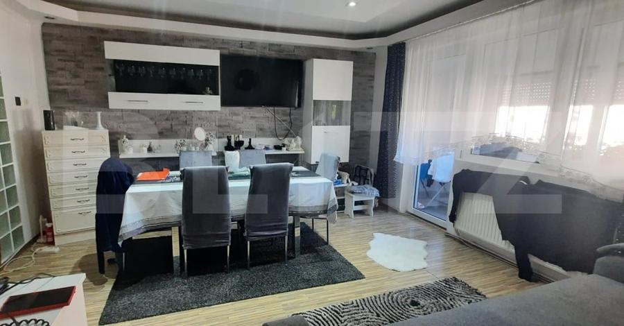 Apartament cu 3 camere decomandat, mobilat în Micro 15 — fotografia 1