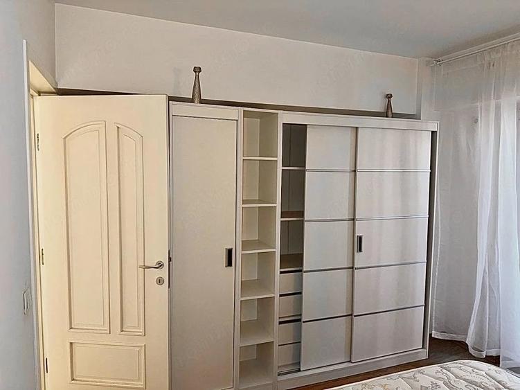 Apartament cu 2 camere decomandat în P-ța Universității
