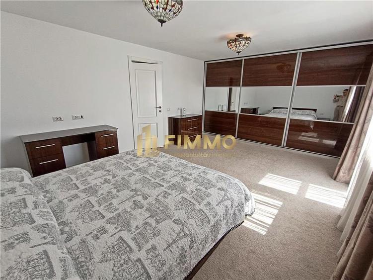 Apartament cu 5 camere decomandat, mobilat în Burdujeni