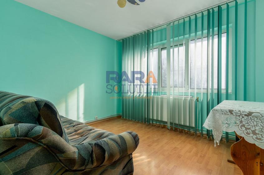 Apartament cu 3 camere semidecomandat, mobilat în Central