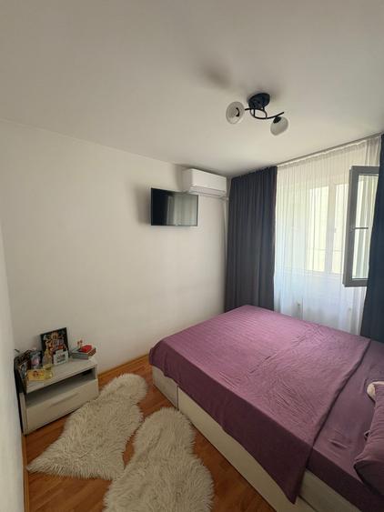 Apartament cu 3 camere semidecomandat în Pantelimon