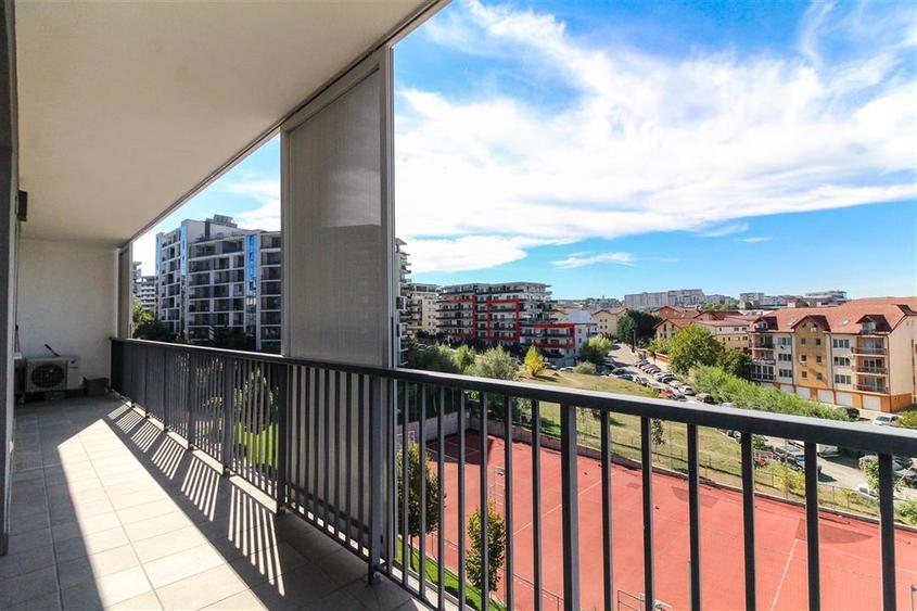 Apartament cu 3 camere semidecomandat, mobilat în Bună Ziua