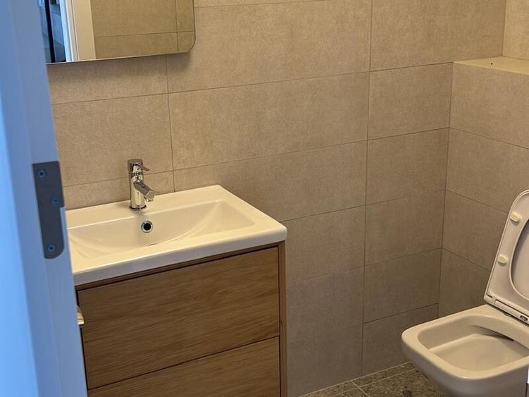 Casă cu 4 camere cu Canalizare în Central