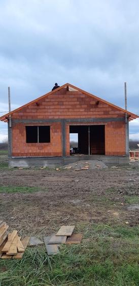 Casă cu 3 camere în Oșorhei