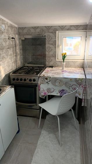 Garsonieră decomandată în Central