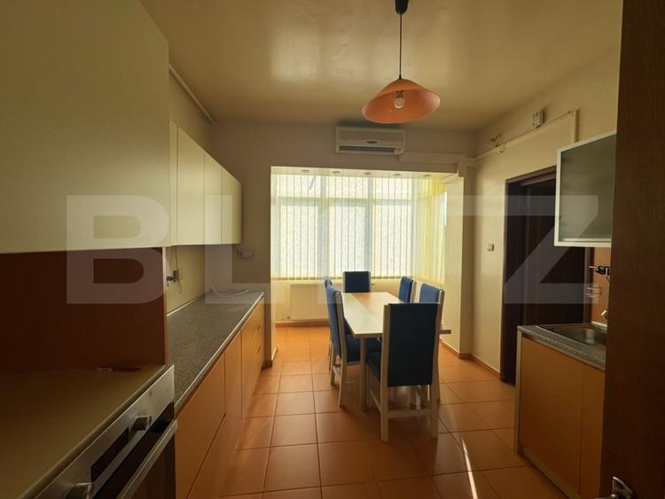 Apartament cu 3 camere decomandat, mobilat în Zorilor