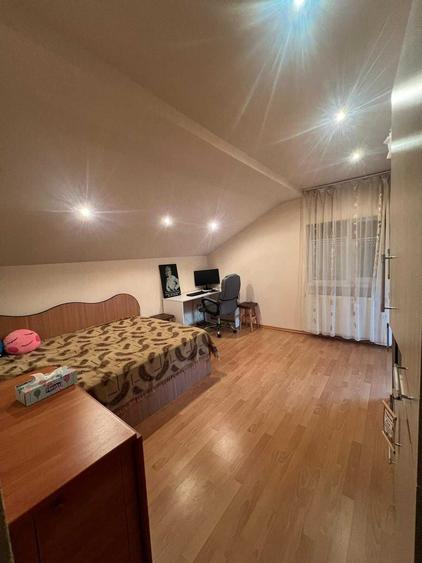 Casă cu 4 camere în Central