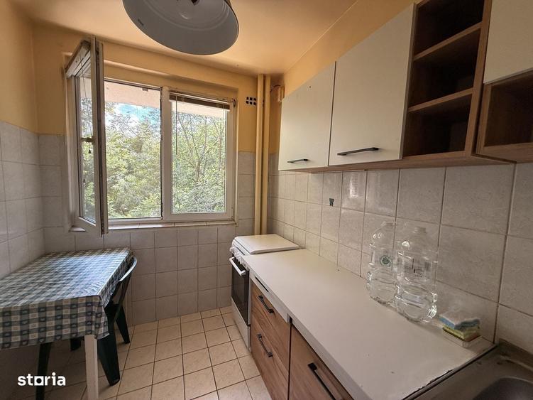 Apartament cu 2 camere semidecomandat în 1 Mai