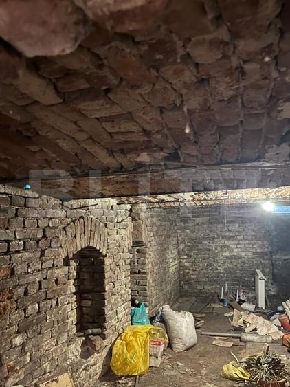 Casă cu 2 camere cu Canalizare în Central