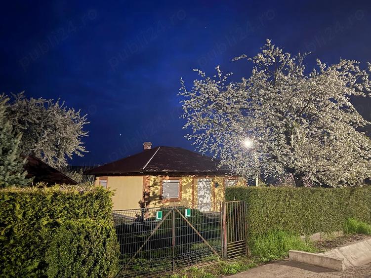 Casă cu 4 camere cu Teren 1950 Mp în Smârdan