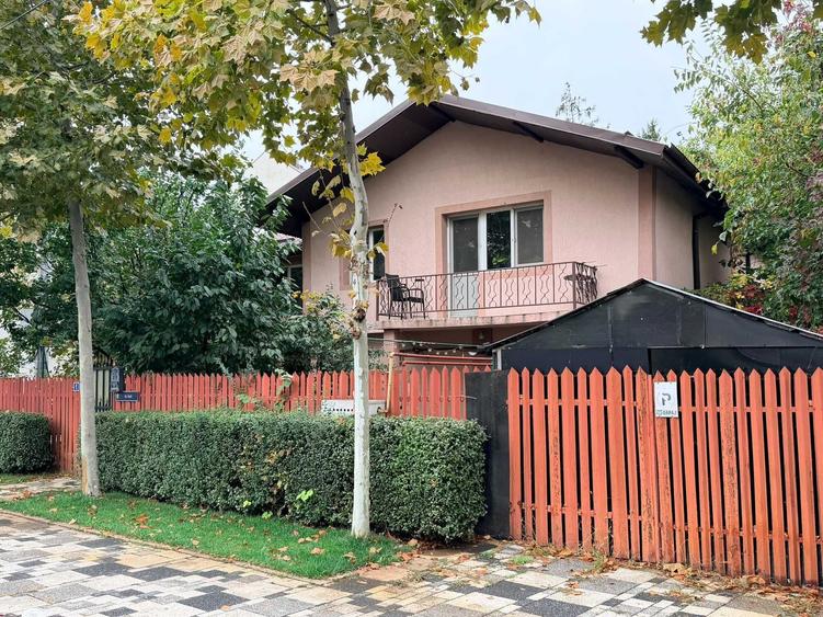 Casă cu 4 camere cu Teren 300 Mp în Exterior Vest