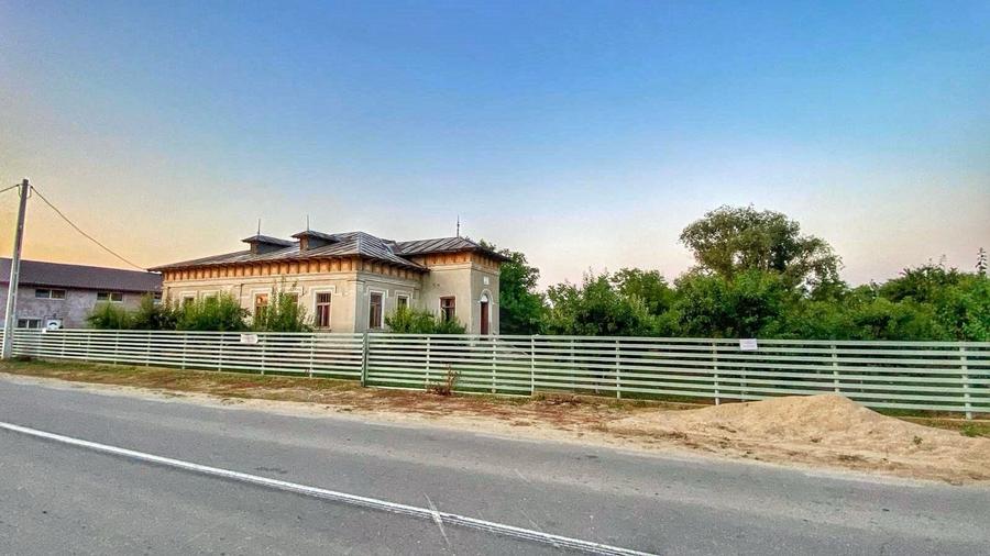 Casă cu 4 camere în Merii