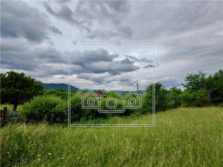 Teren agricol intravilan de 7267 mp, în Central