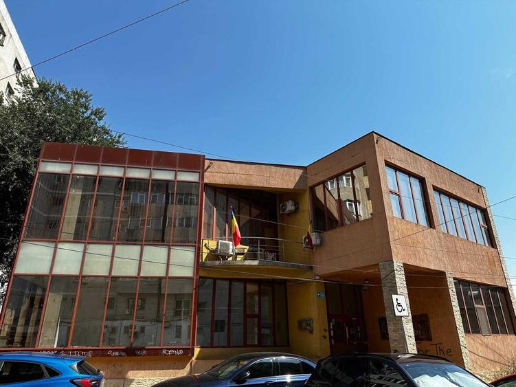 Spațiu comercial, în Central