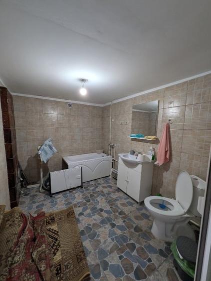 Casă individuală cu 3 camere cu Canalizare în Osica de Sus
