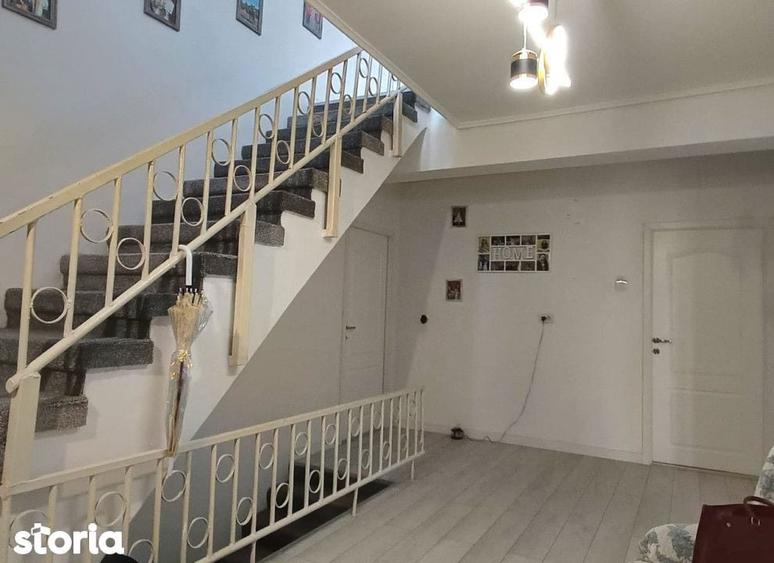 Casă cu 5 camere cu Teren 6381 Mp în Bârnova