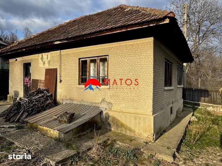 Casă cu 3 camere decomandat cu Teren 1554 Mp în Poiana