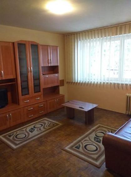 Apartament cu 3 camere semidecomandat în Cotroceni