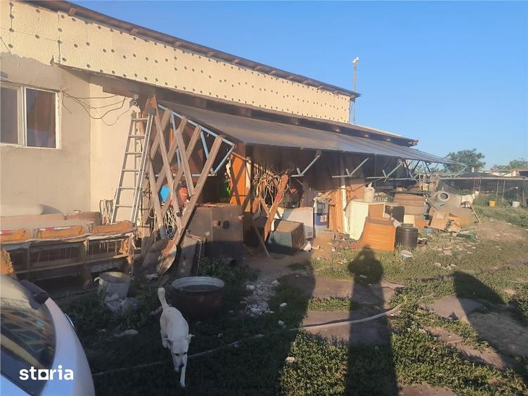Casă cu 3 camere cu Teren 4300 Mp în Central