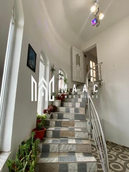 Casă individuală cu 6 camere cu Canalizare în Poplaca