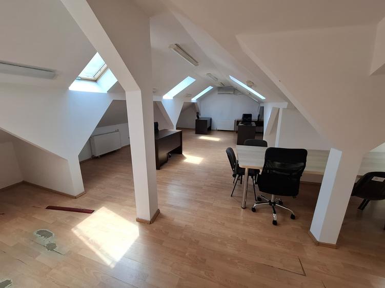 Casă cu 5 camere cu Teren 153 Mp în Podgoria