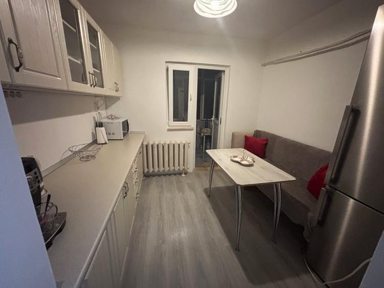 Apartament cu 2 camere decomandat în Gara