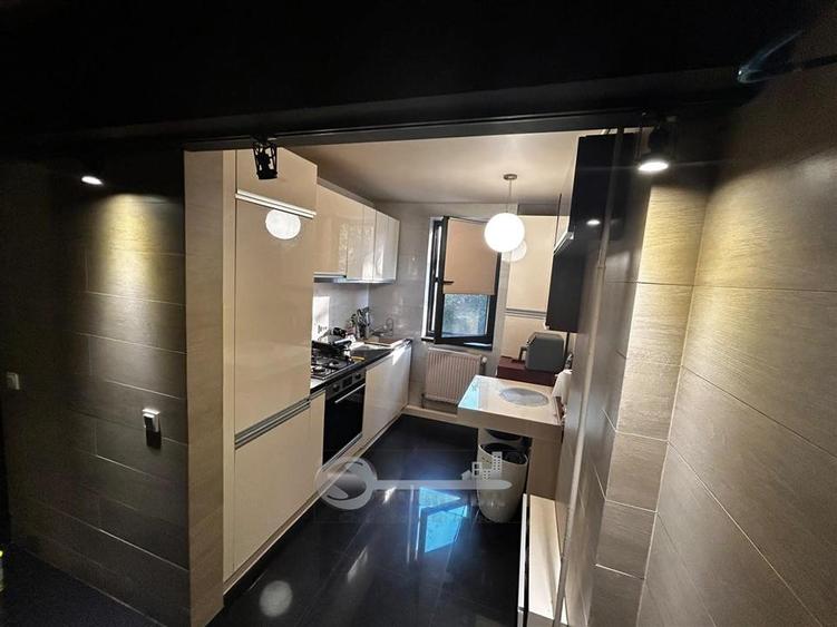 Apartament cu 2 camere semidecomandat, mobilat în Bucșinescu